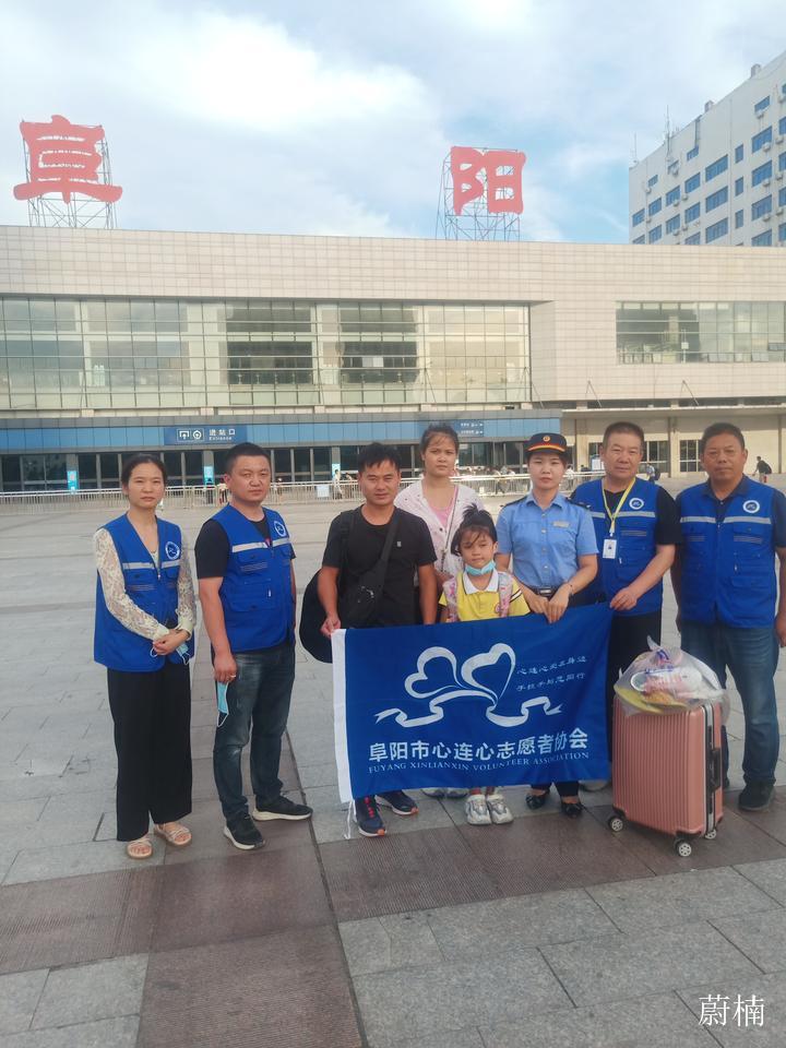 安徽阜阳:龙凤四胞胎安康生长路(图3) 安徽阜阳:龙凤四胞胎安康生长路